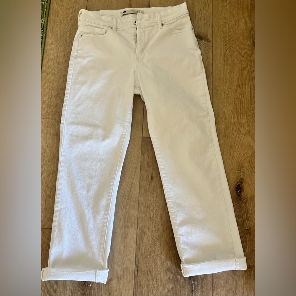 Levi jeans size 10
